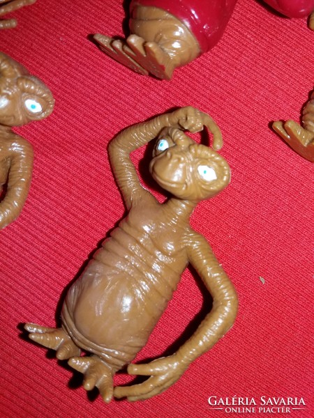 Retro Filmgyáras E.T. figuracsomag ( 5 darab 8 cm figura egyben) játék a képek szerint 2