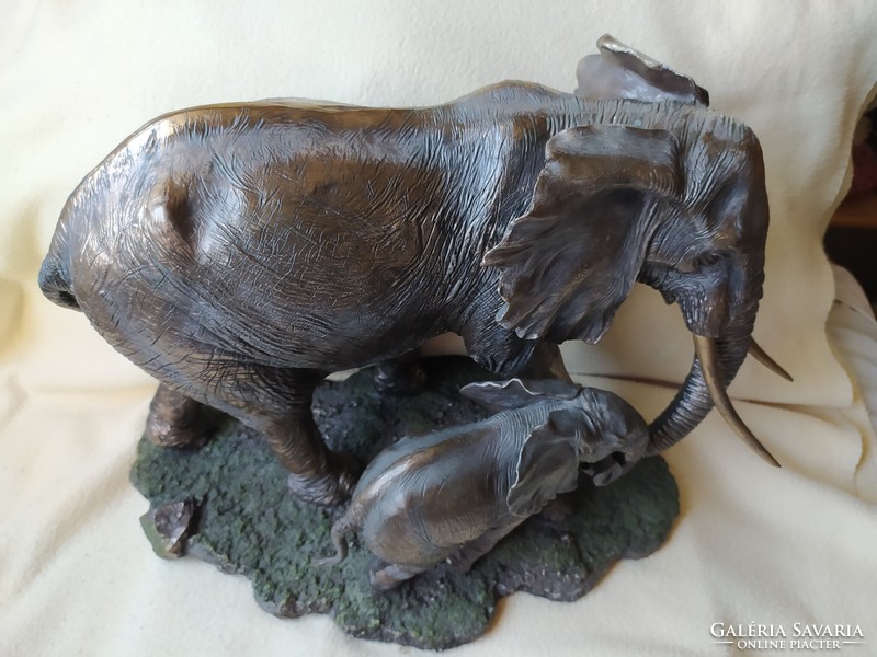 Zawadi: huge small sculpture with an elephant calf, flawless, marked 43x29 cm