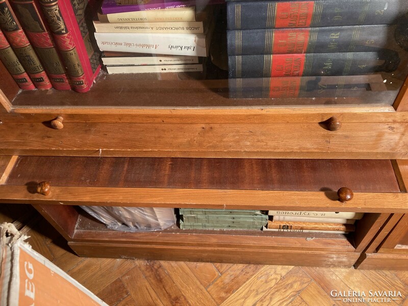 Lingel-style bookcase