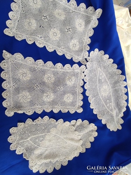 5 pieces of thread lace tablecloth