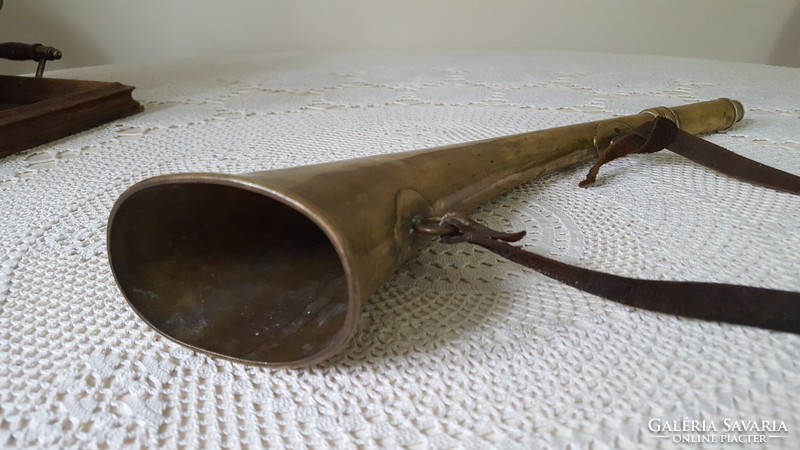 Antique brass horn from the 1900s