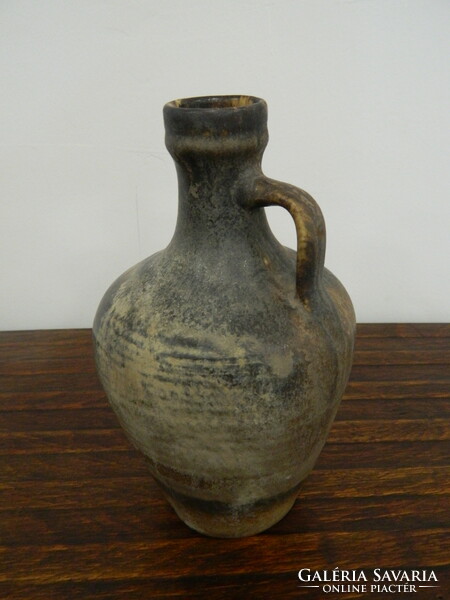 Antik stílusú, jelzett egyszerű kerámia füles váza