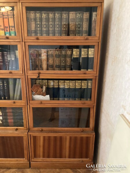 Lingel-style bookcase