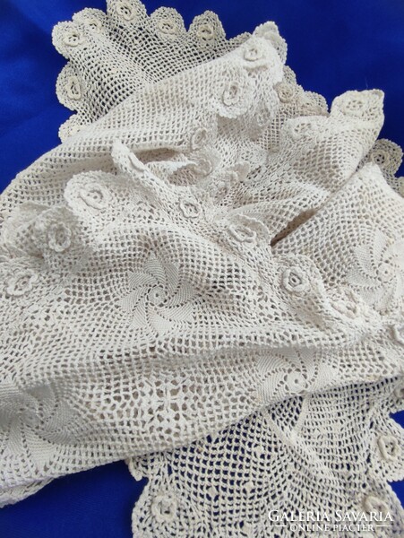 5 pieces of thread lace tablecloth