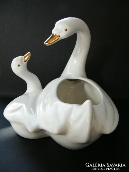 Porcelain bowl shaped like swans