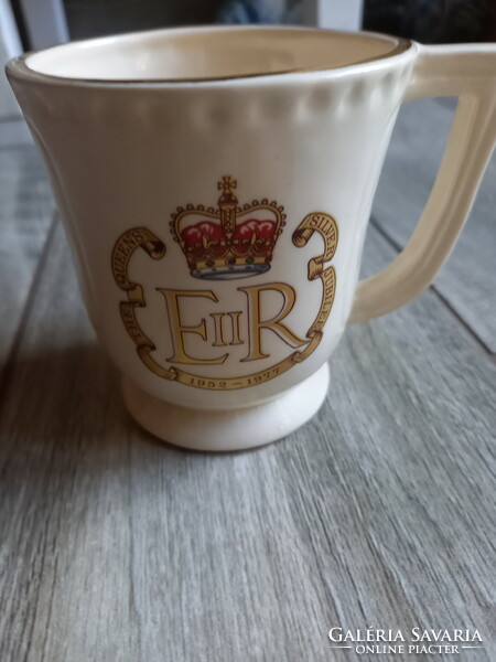 II. British Queen Elizabeth's reign porcelain commemorative cup (silver jubilee, 1977)