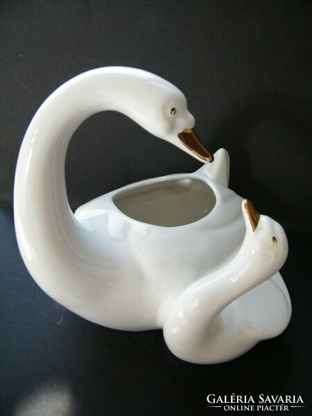 Porcelain bowl shaped like swans