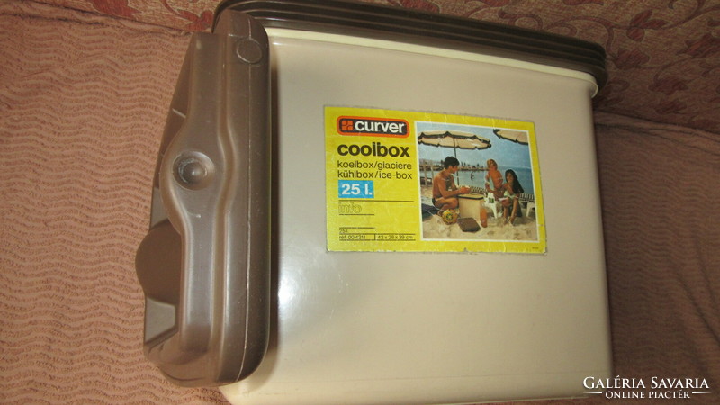Curver cooler box