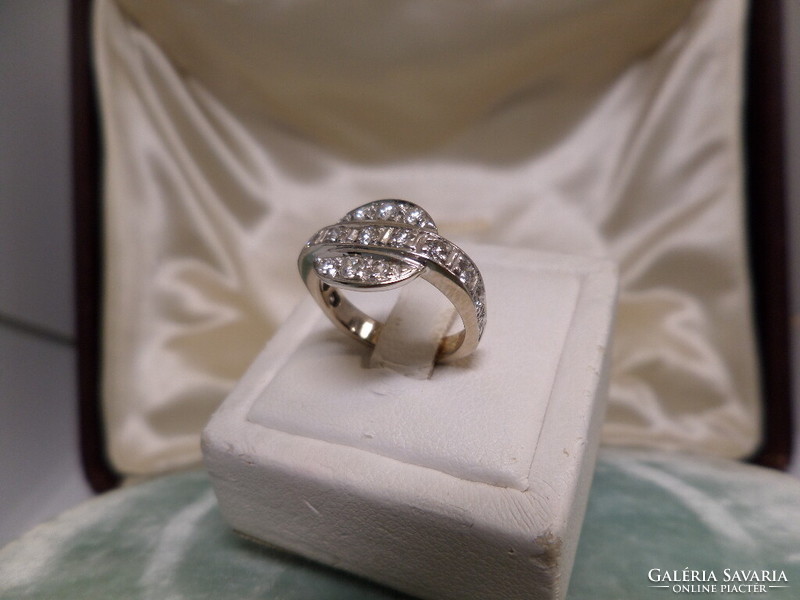 Icipici méretű brilles fehér arany gyűrű / 44,5-es méret