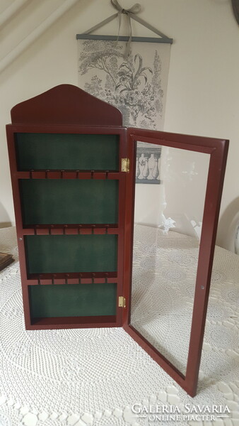 Mahogany-framed, wall-mounted commemorative spoon hanging display case