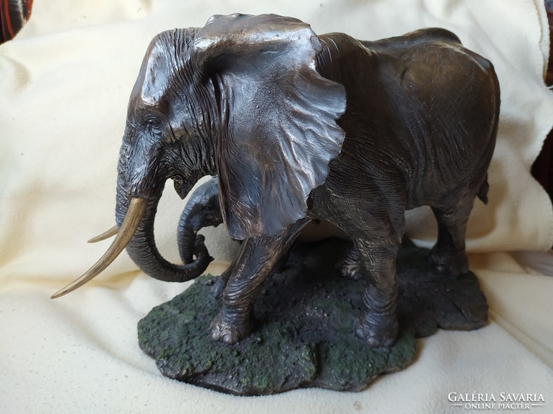 Zawadi: huge small sculpture with an elephant calf, flawless, marked 43x29 cm