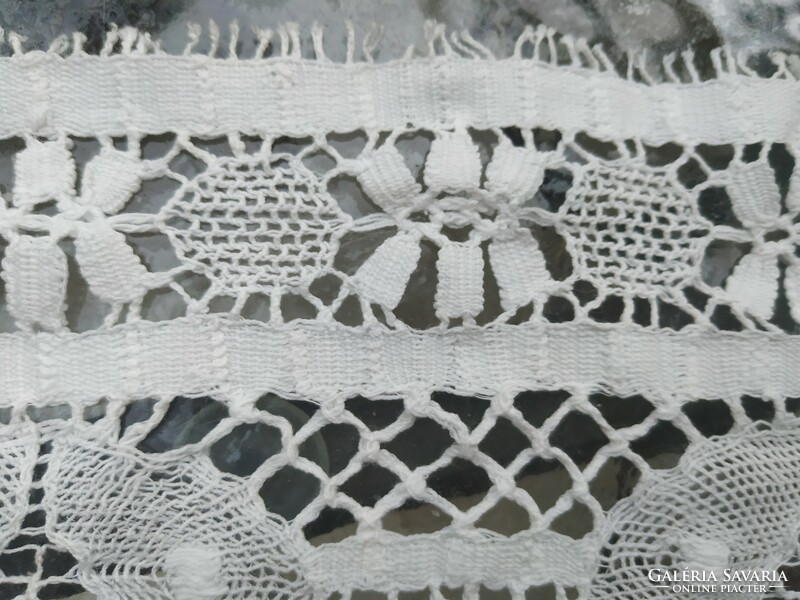 Transylvanian hand-crocheted lace strip, stole, antique, flawless