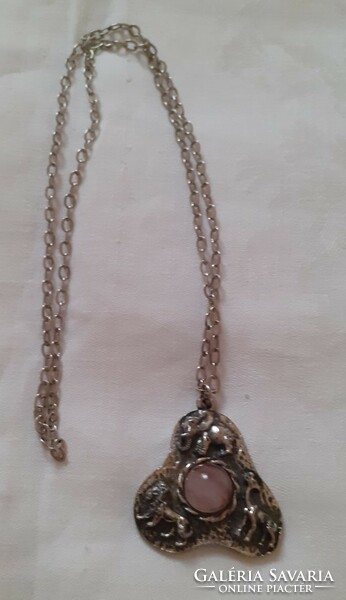 Retro silver-colored necklace with an elephant pendant (with a mineral stone?)