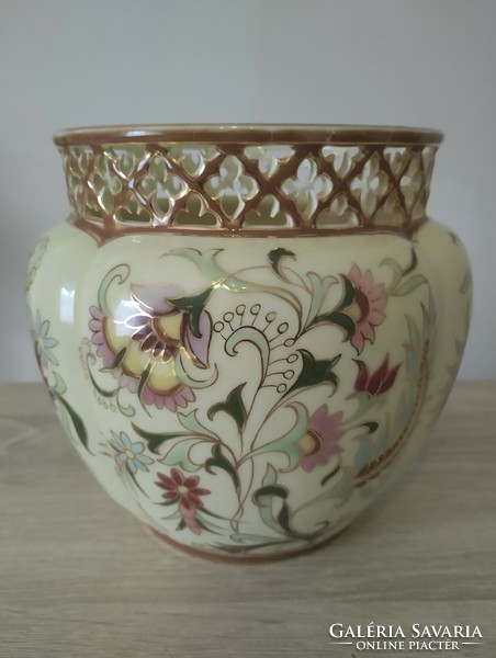 Porcelain Kaspo from Zsolna