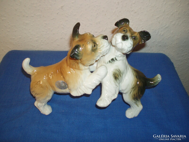 Rare! Ens playing dogs for sale! M: 16 cm