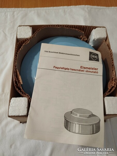 Retro ice cream maker (ddr) in original box