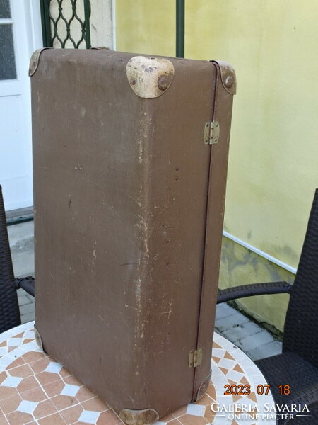 Old antique suitcase with working buckles !!!