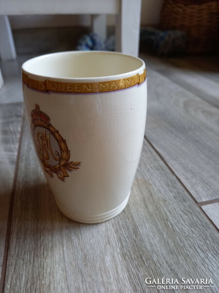 Sumptuous Old British Porcelain Reign Jubilee Commemorative Cup (1935)