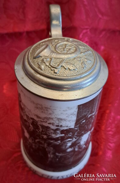 Beer mug with historical scene, hunting mug with tin lid (m4632)