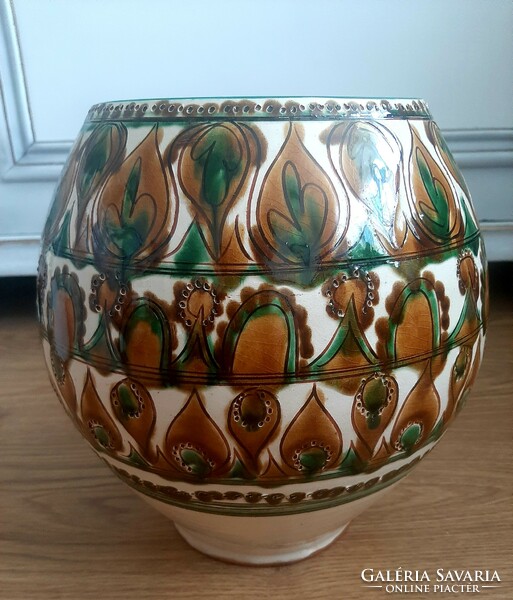 Gonda mezőtúr large rare spherical ceramic vase signed by István Gonda and Lajos Busi