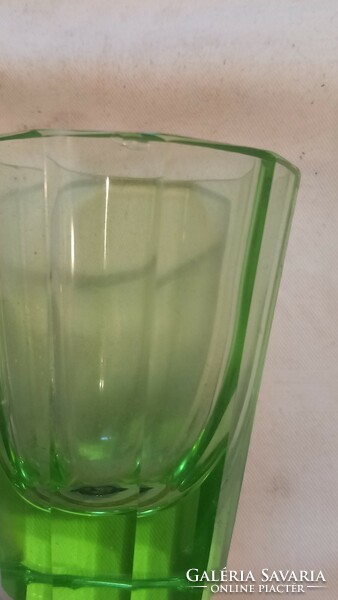 2db kis vastagfalú uránüveg (!) pohár