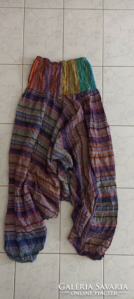 Women's trousers in fun, youthful colors