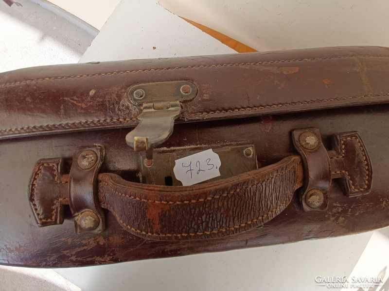 Antik szerszám táska bőrönd koffer 3 füllel jelmez film színház kellék sérült bőrrel 723 8687