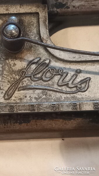 Rrr! Floris stapler from the 1920s