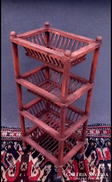 Wooden cart, wheeled storage negotiable design