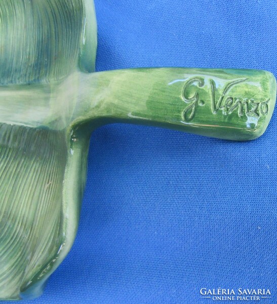 G venzó Italian design leaf-shaped offering, marked, length 38 cm, width 16 cm