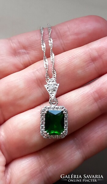 Silver-plated green rhinestone necklace