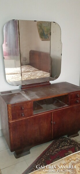 100-year-old oak bedroom