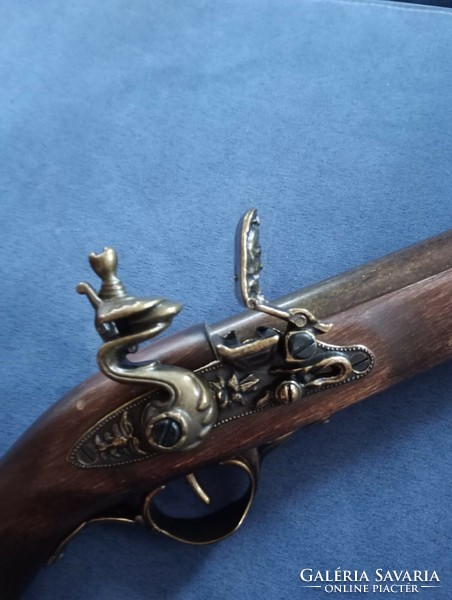 Flint pistol replica