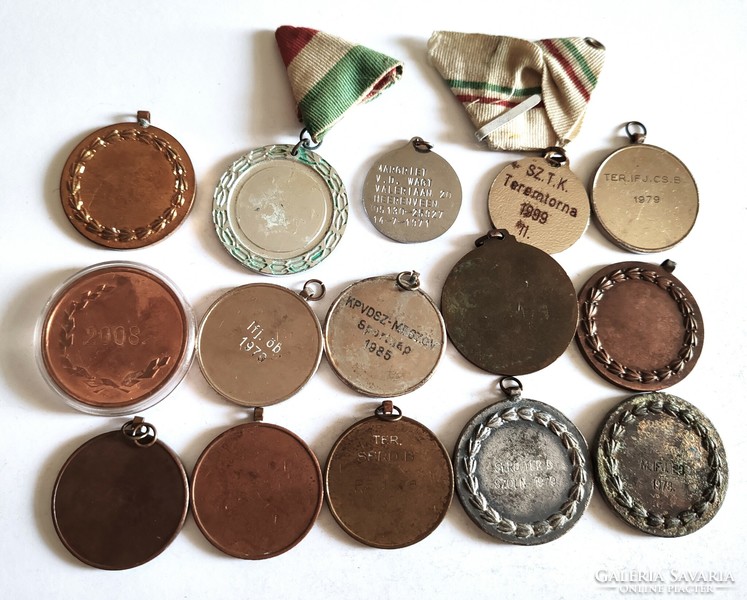 Old sports medals. 14 Hungarian + 1 German.