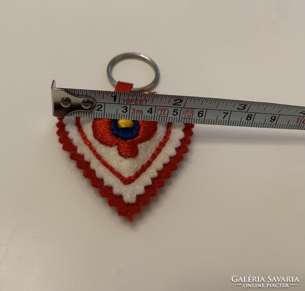 Új matyó hímzéses hímzett szív szívecske nagy kulcstartó kb 10 cm teljes hossza