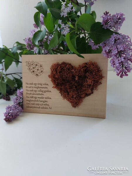Mother's Day verse decoration decorated with lichen in the shape of a heart