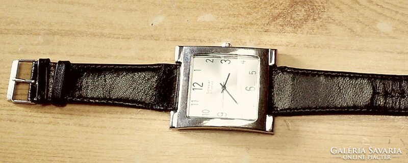 Classic women's wristwatch, giant timestar 21st century quartz