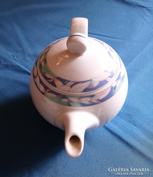 Modern, German Graf von Henneberg porcelain pourer, 0.8l