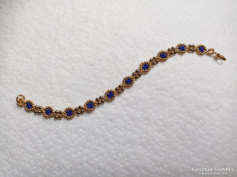 Gold-blue beaded bracelet