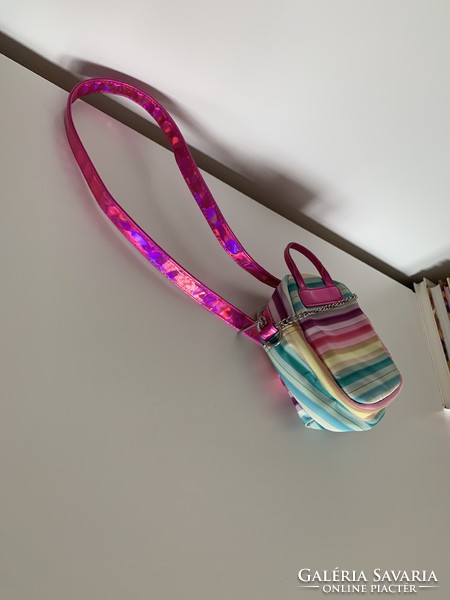 Beautiful claire's extra bag in ice cream colors with a brand new shiny strap