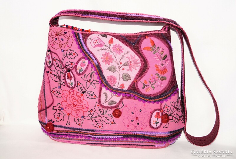 Pink, burgundy, hand-embroidered, floral, beaded, felt ball, rosy, large size, women's shoulder bag 2.