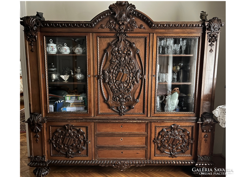 Bookcase/sideboard