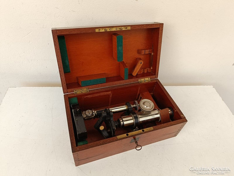 Antique microscope instrument tool in original box with key technical antique 834 8730