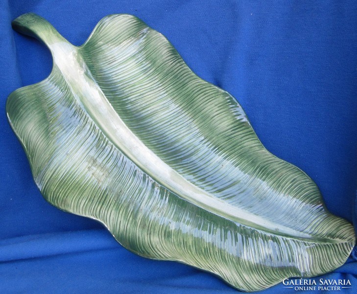 G venzó Italian design leaf-shaped offering, marked, length 38 cm, width 16 cm