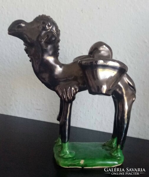 Bronz szobor hatású, régi kerámi teve (dromedár) figura eladó