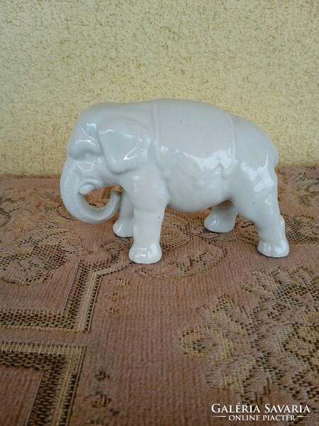 Zsolnay elephant