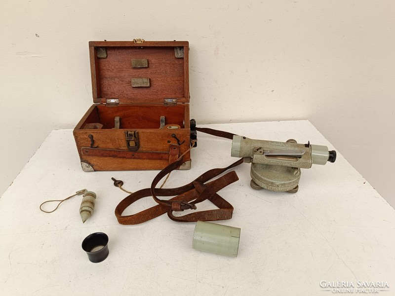 Antique surveying tool theodolite theodolite tool geodesic instrument in leveling box German 760 8803