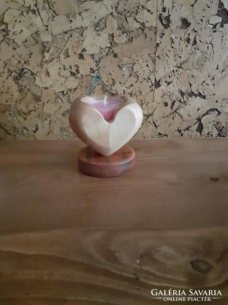 Candle holder, candle holder made of wood, made of heart