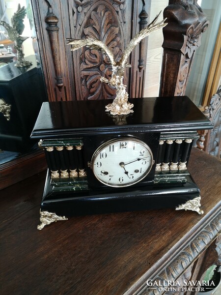 Felújított Waterbury felesütős kandalló óra