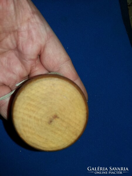 Old wooden cult game: yo-yo skill game condition according to the pictures